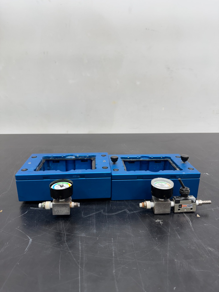 Image of Whatman UNIVAC 3 Multi-Well Plate Vacuum Manifold